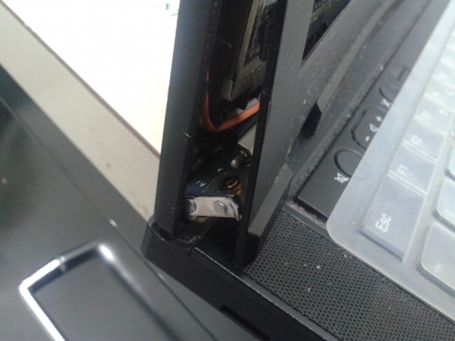 Réparation remplacement coque charnière Lenovo