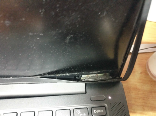 Charnière bloquée ou complètement cassée Lenovo Y700-17ISK Laptop (ideapad)